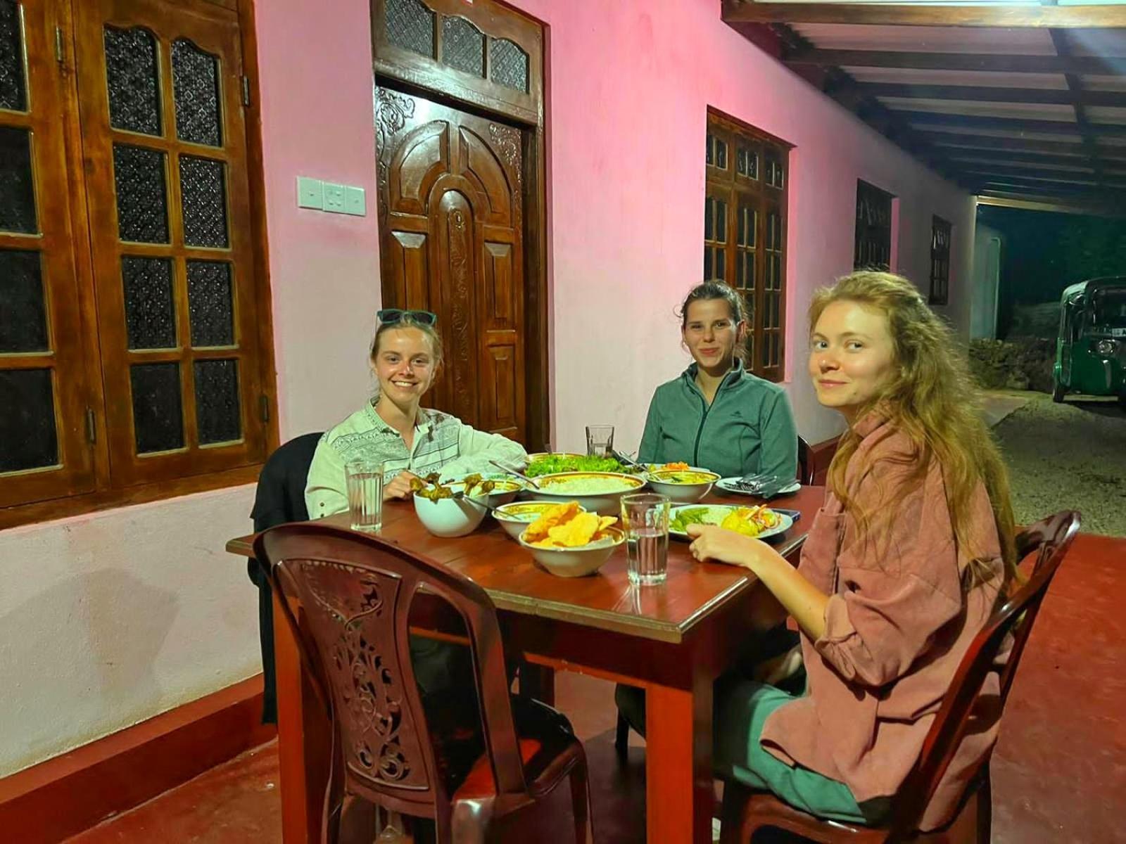 Nine Arch Homestay Элла Экстерьер фото